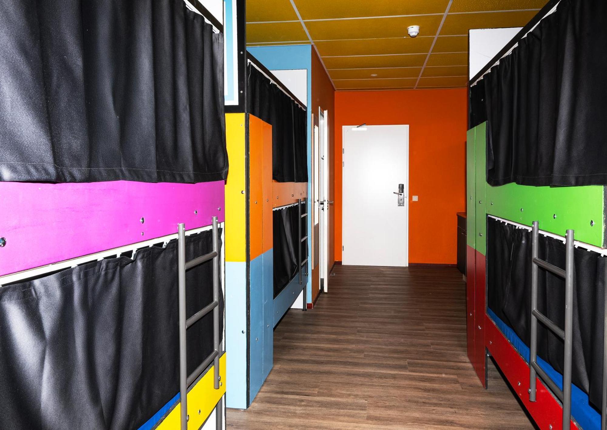 Teleport Hotel