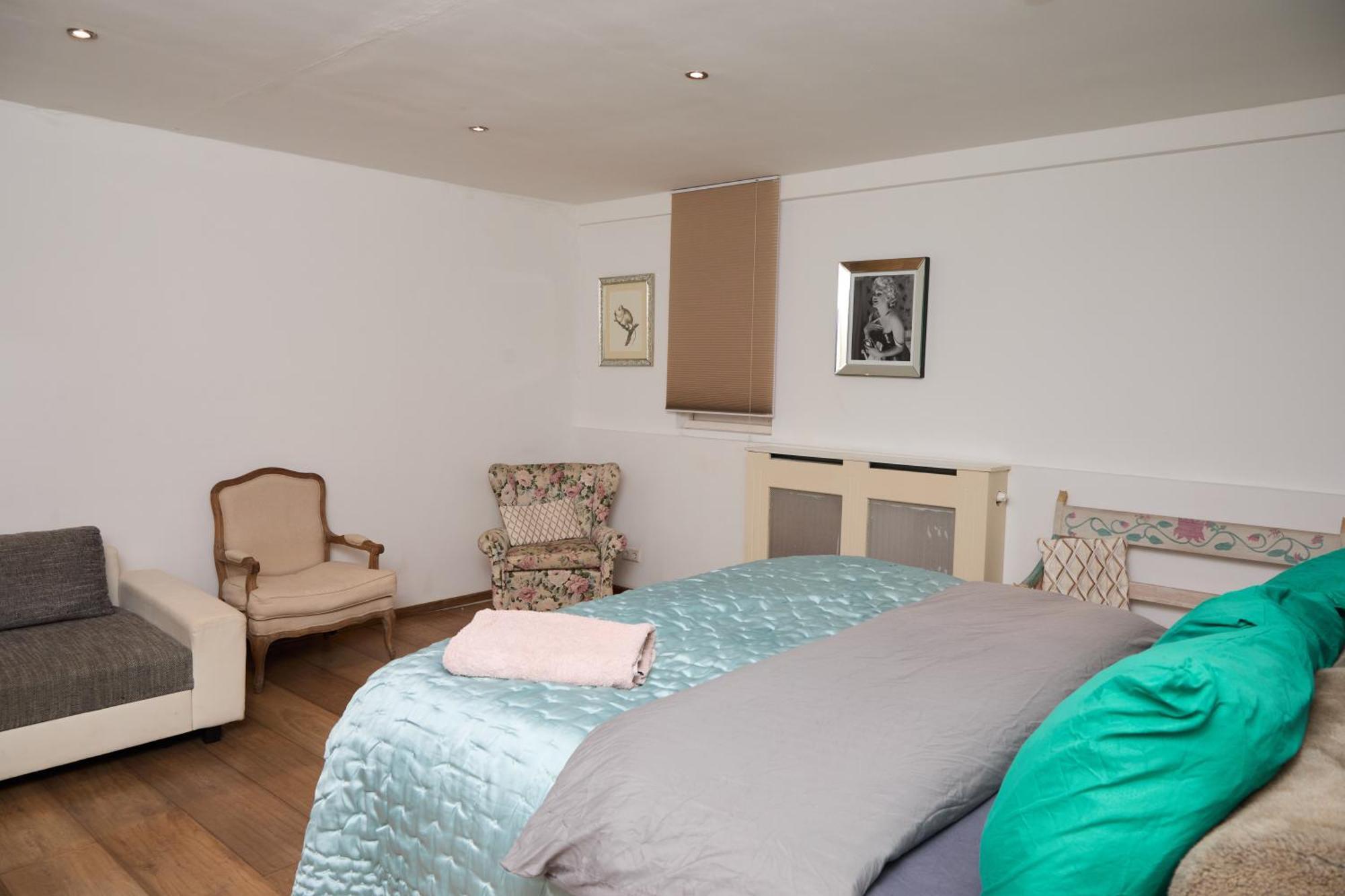 Redlight Canalview Centre Apartment