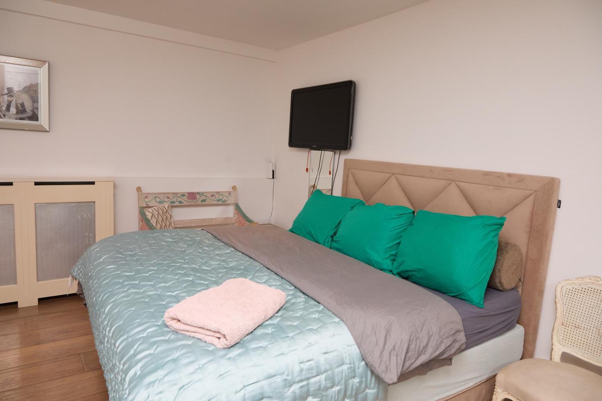 Redlight Canalview Centre Apartment *