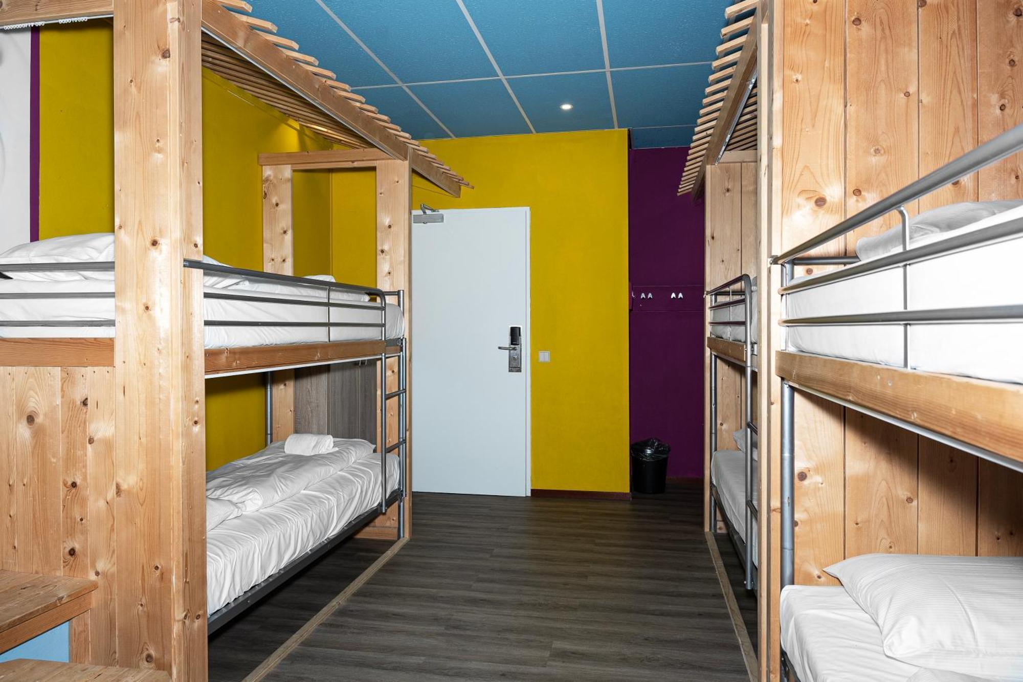 Teleport Hotel 3*