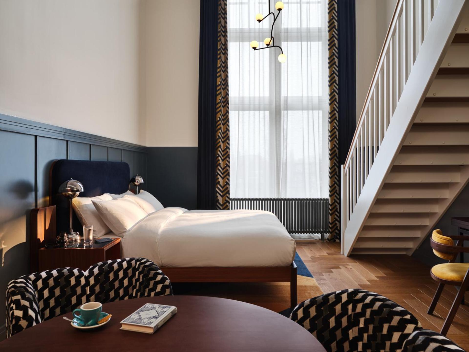 The Hoxton, Lloyd Khách sạn 4*