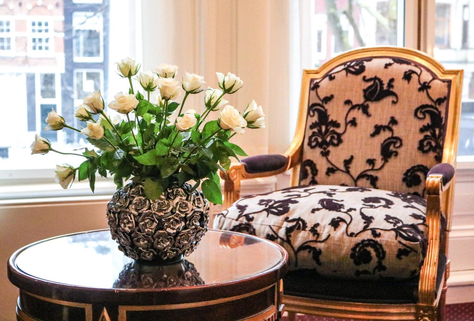 Khách sạn Ambassade 4*
