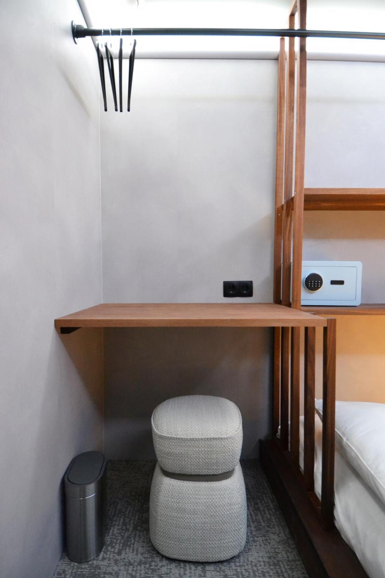 The Hyve Capsule Capsulehotel *