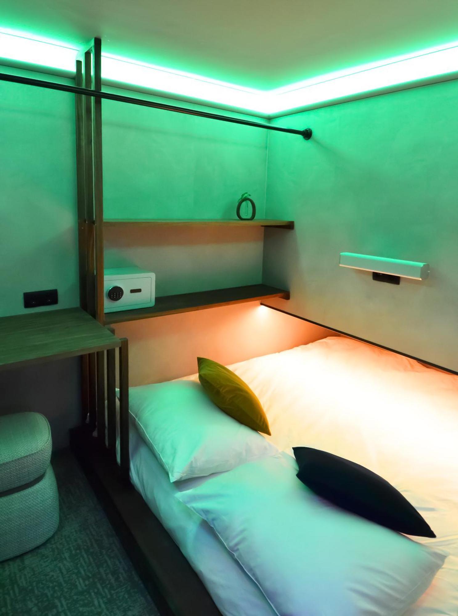 The Hyve Capsule Capsulehotel *