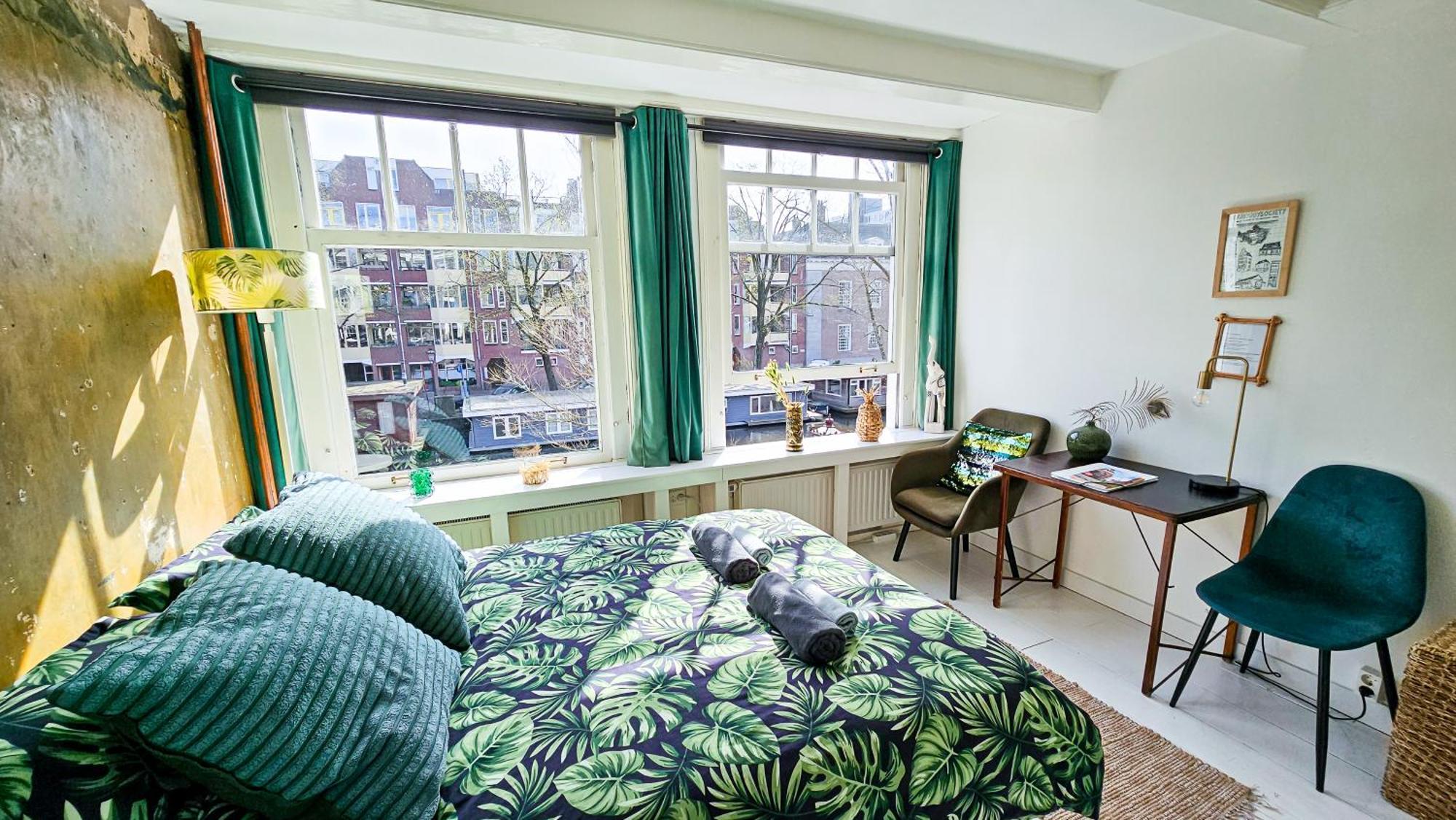 Large En-suite In Historic Canalhouse From 1729 Amesterdão
