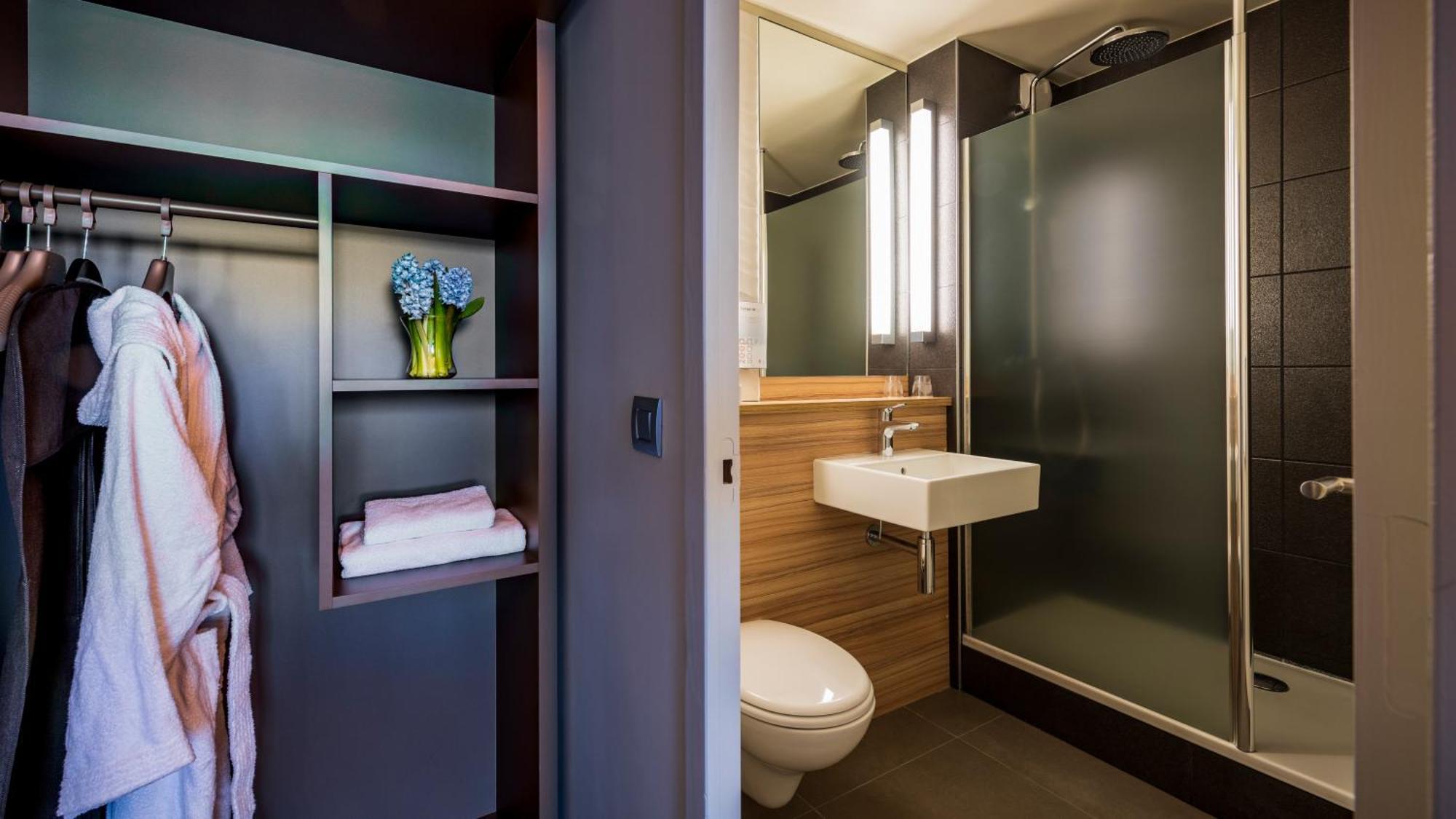 Khách sạn Campanile & Restaurant Zuid-oost 3*