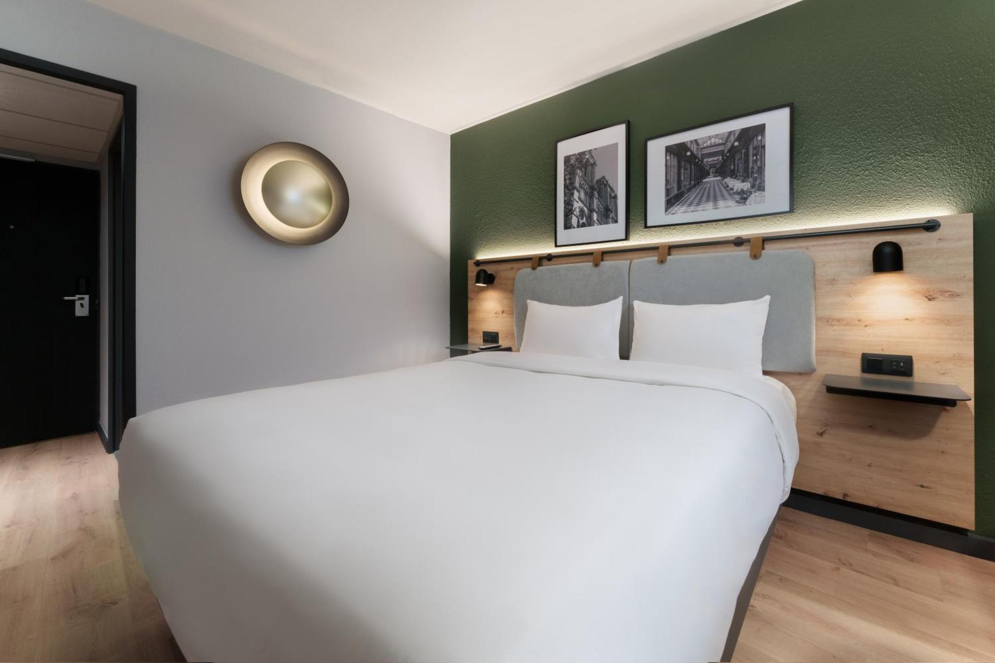 Khách sạn Campanile & Restaurant Zuid-oost 3*