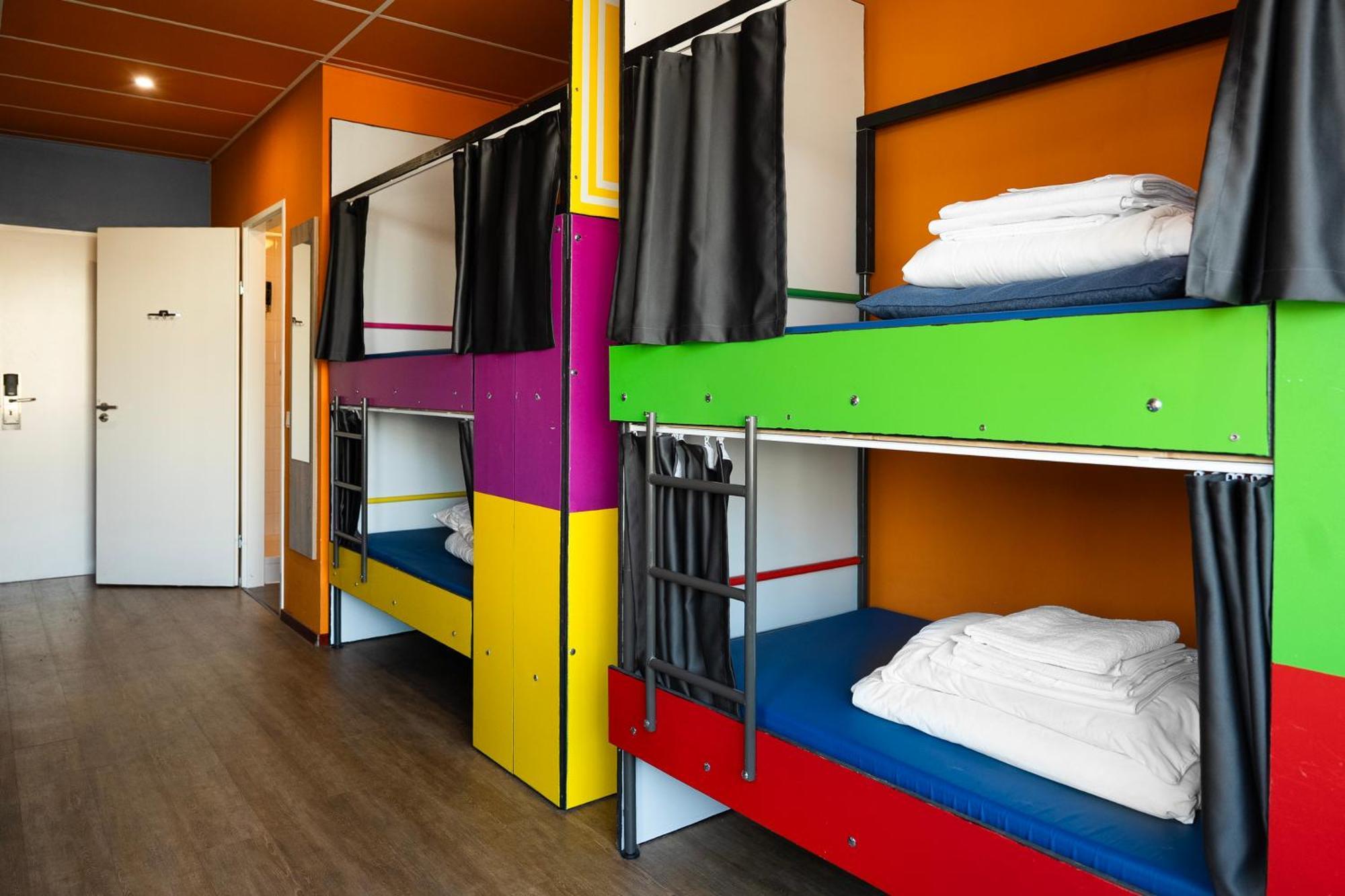 Teleport Hotel 3*