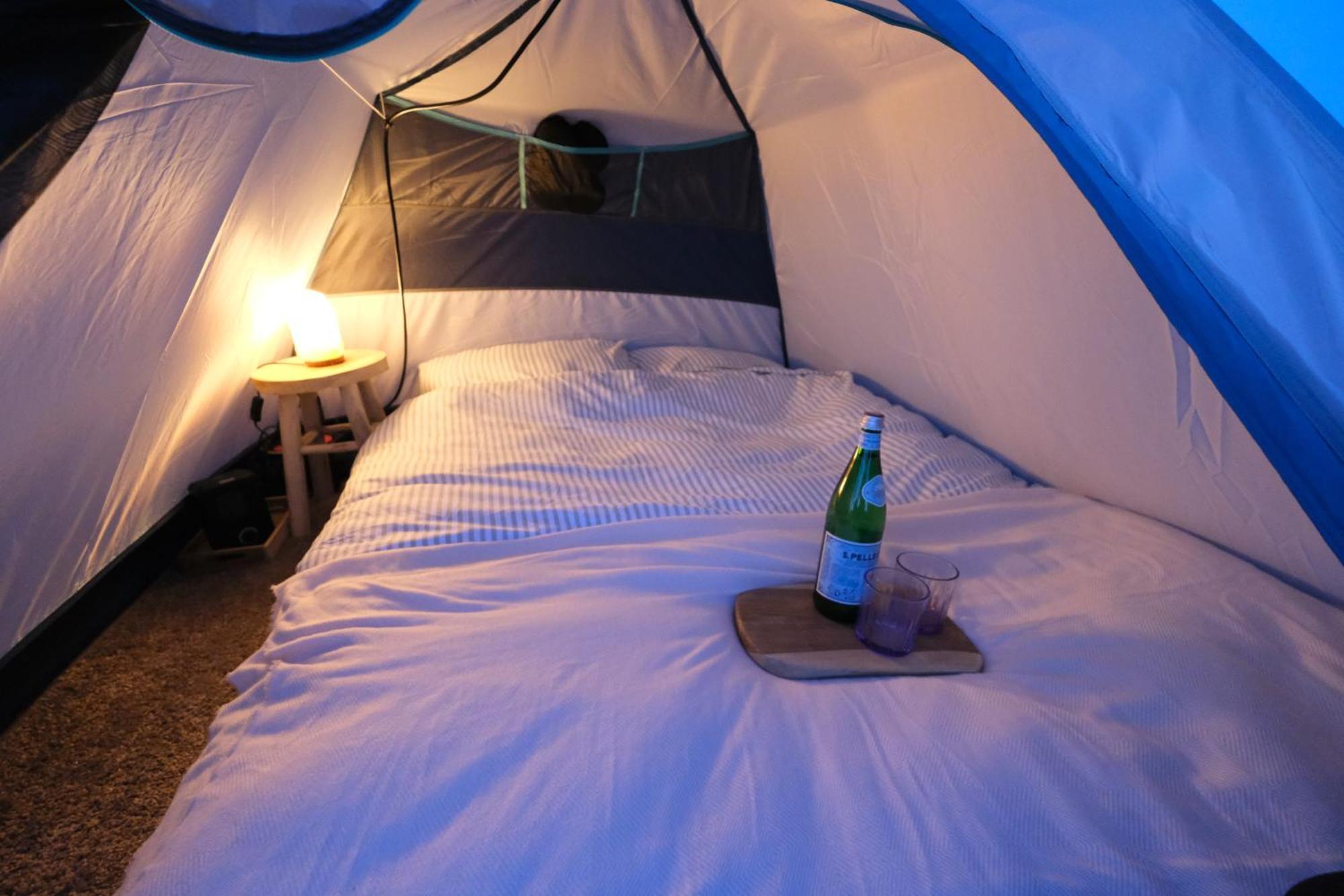It's A Tent - On A Boat! Tente de luxe *