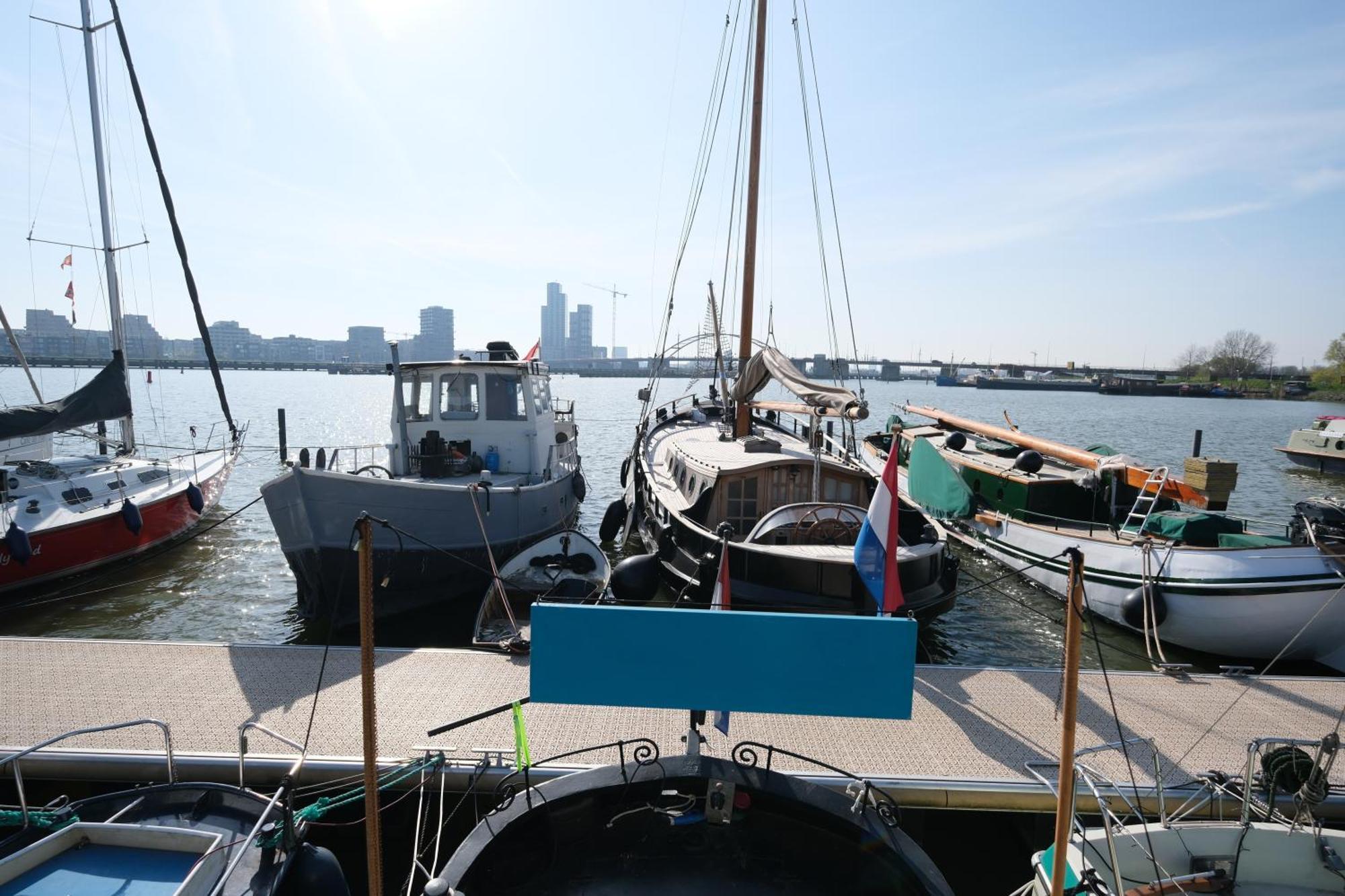 It's A Tent - On A Boat! Tente de luxe *