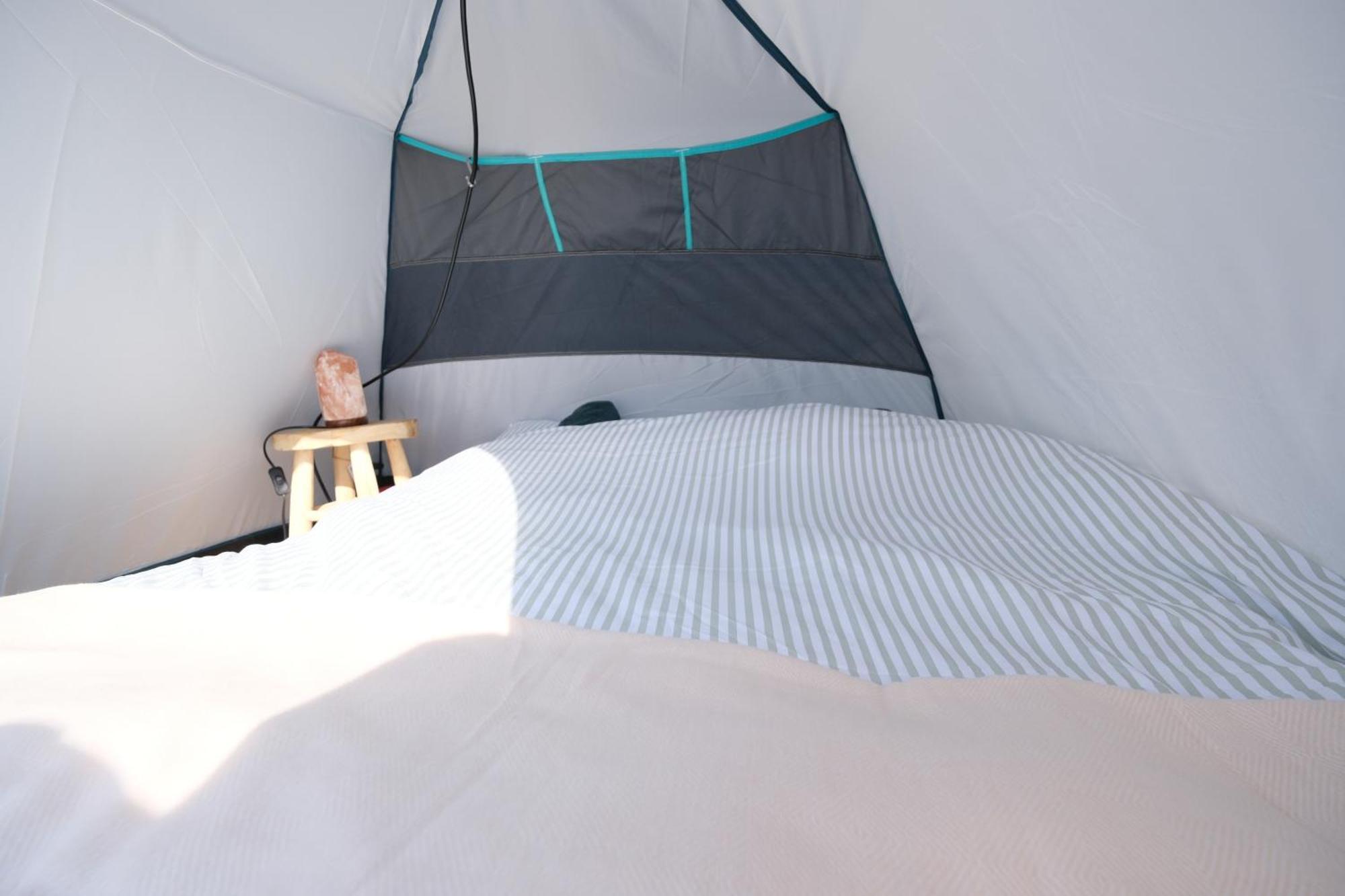 It's A Tent - On A Boat! Tente de luxe *