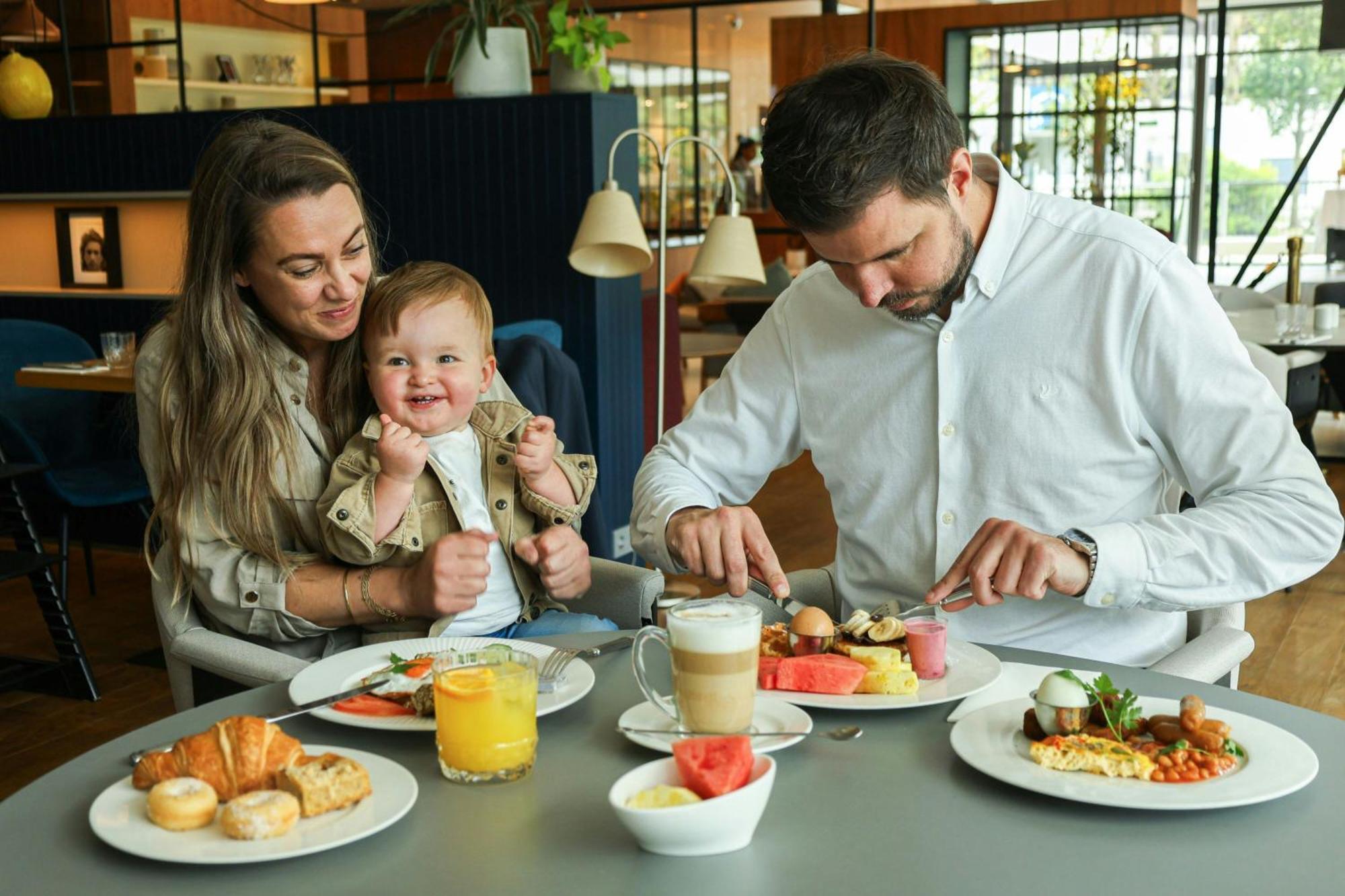 Khách sạn Courtyard By Marriott Arena Atlas 4*