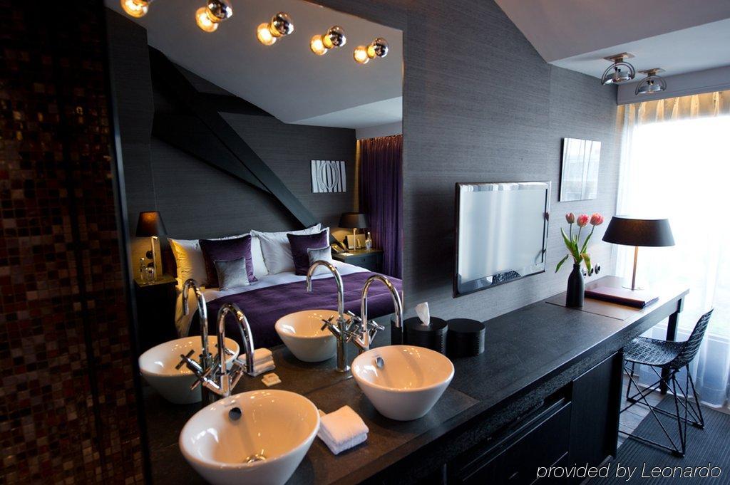 Khách sạn Canal House 4*