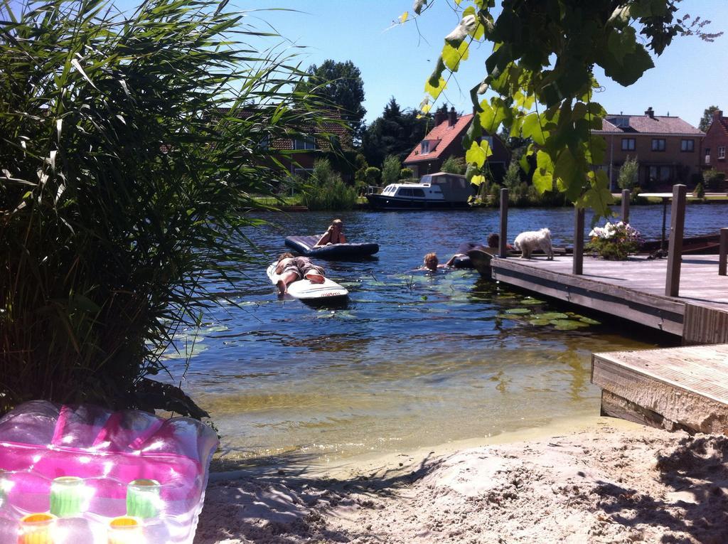 Bed & Breakfast Houseboat Between Windmills *