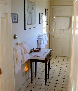 Halcyon Farm Hotel 3*