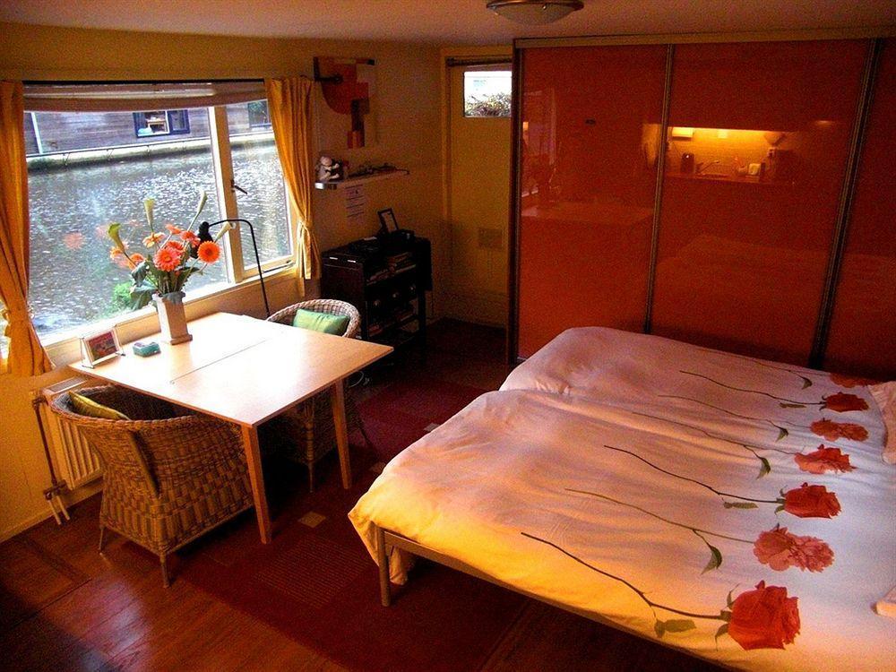Khách sạn Phildutch Houseboat