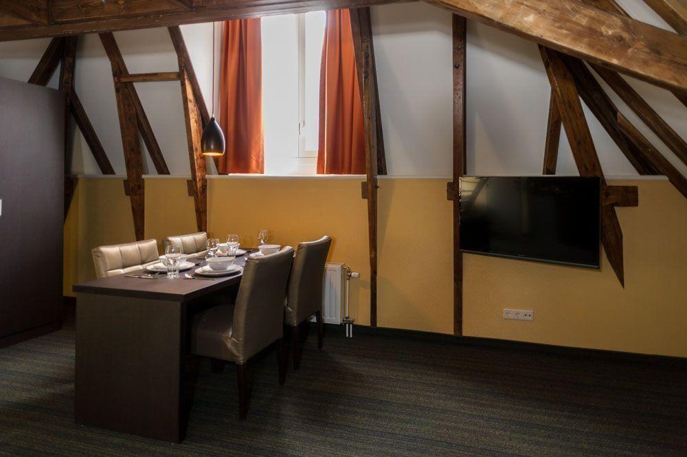 Golden Mansion Khách sạn hẻo lánh 3*