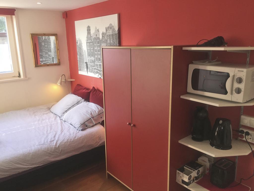 Bed & Breakfast Houseboat Westerdok *