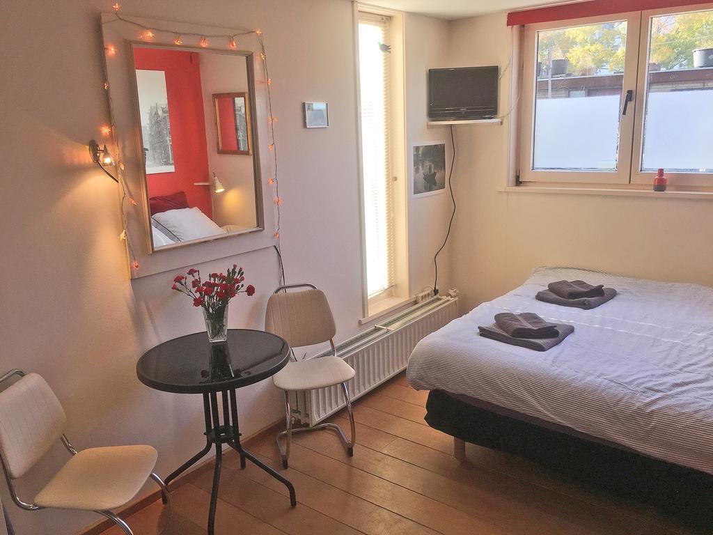 Bed & Breakfast Houseboat Westerdok Amsterdam