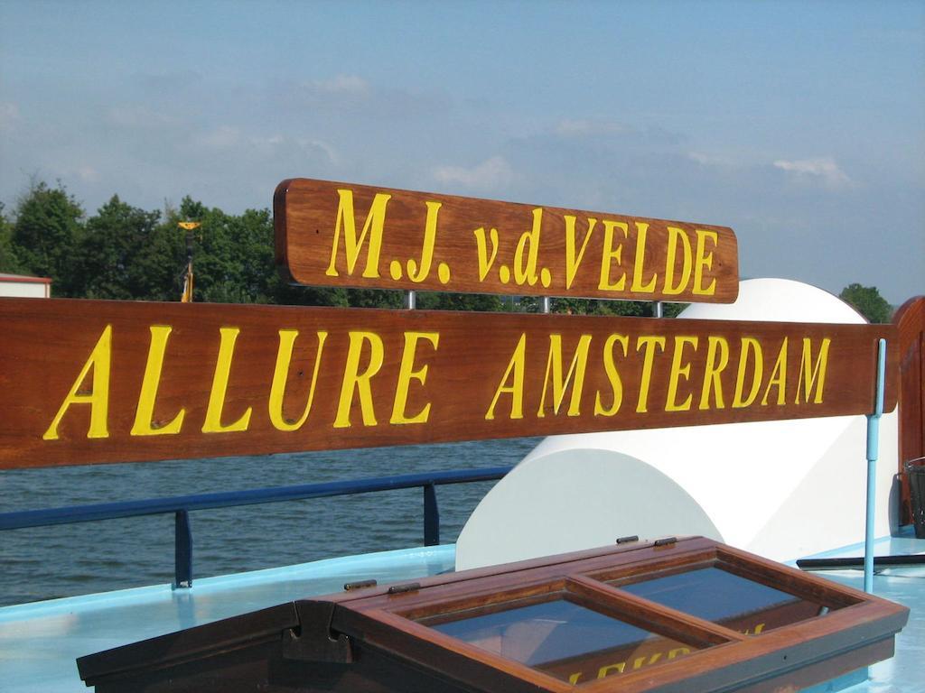 Hotelboat Allure Hotel 2*