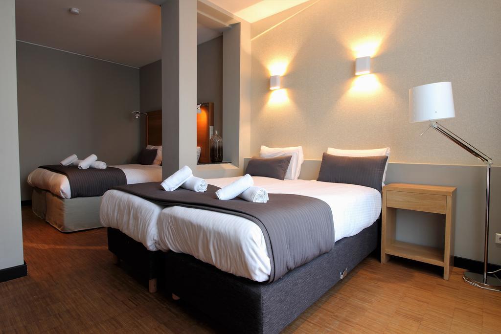 Khách sạn The Bank 3*