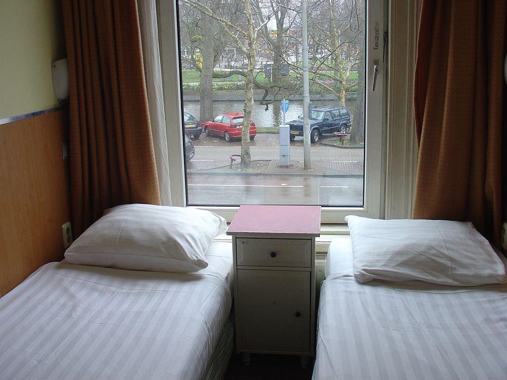 Blossoms Hotel 2*