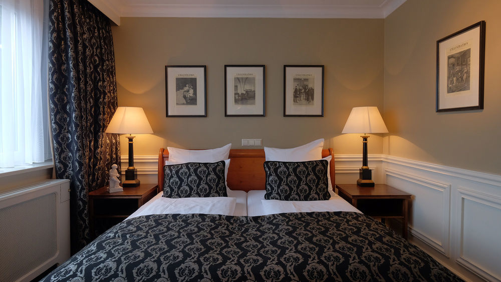 Khách sạn Apollofirst Boutique 4*