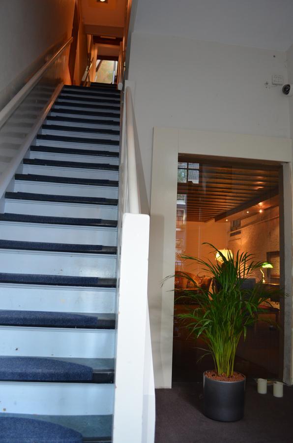 Rembrandtplein Bed & Breakfast 3*