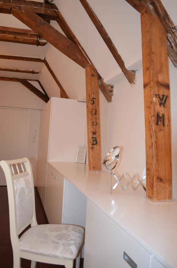 Rembrandtplein Bed & Breakfast