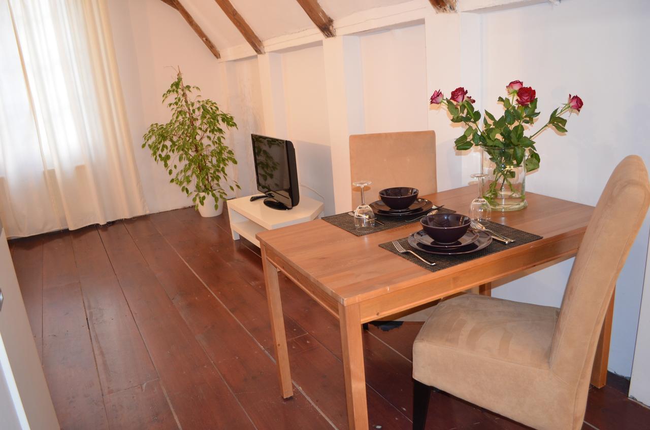 Bed & Breakfast Rembrandtplein 3*