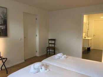 Couette-café Nine-t-teen Bed And Boutique