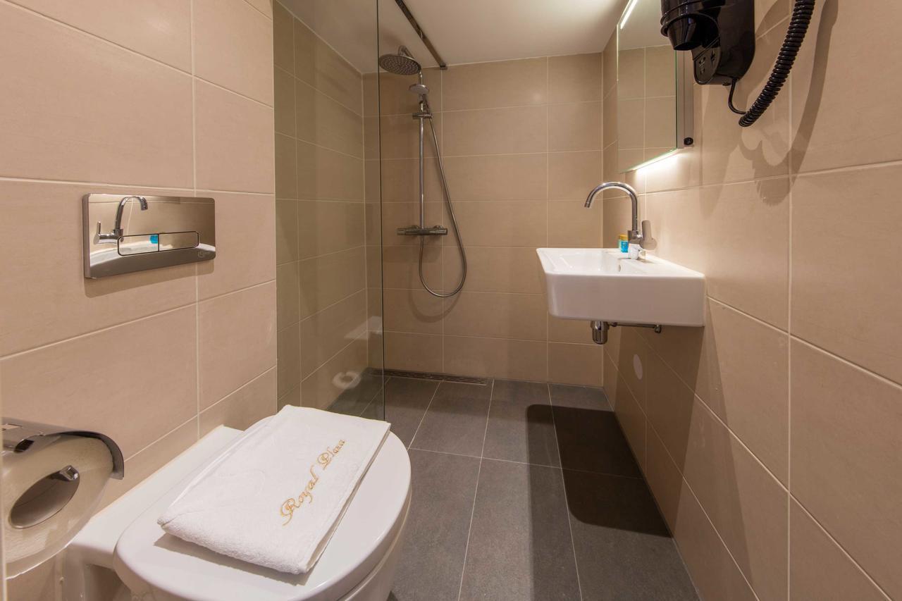 Royal Plaza Khách sạn