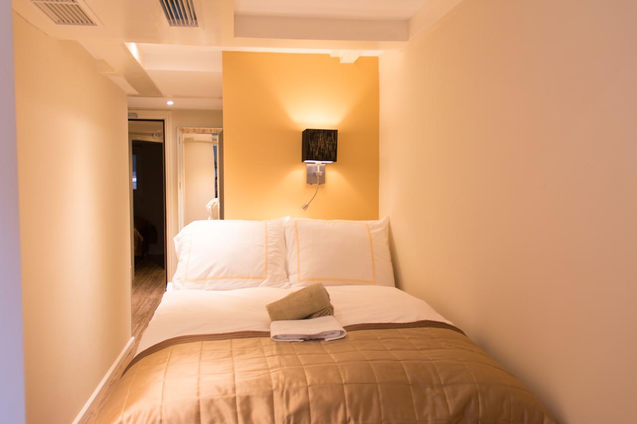 Royal Plaza Khách sạn 3*