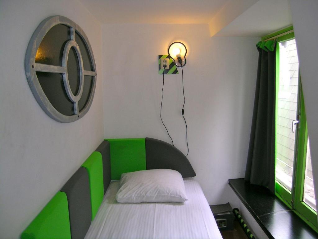 Greenhouse Effect Hotel 2*