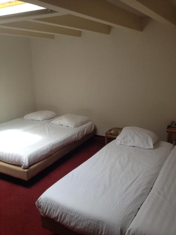 Budget Season Star Khách sạn 4*