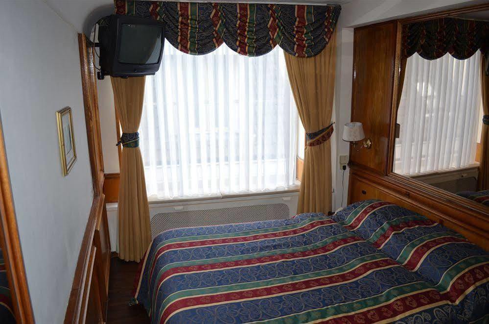 Rembrandtplein Bed & Breakfast