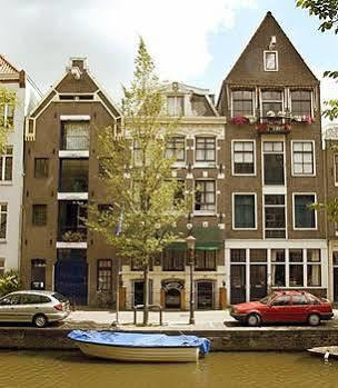 Rembrandtplein Bed & Breakfast 3*