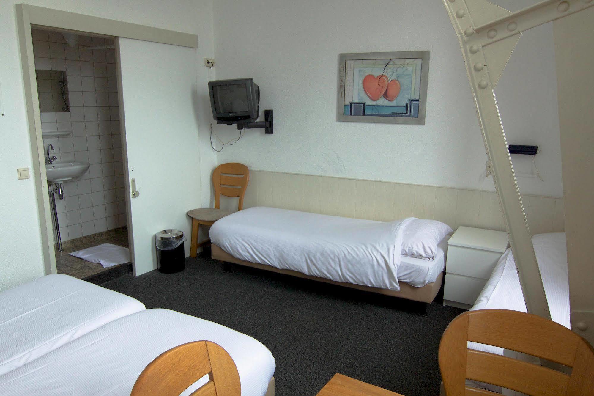 City Hotel Hotel 2*