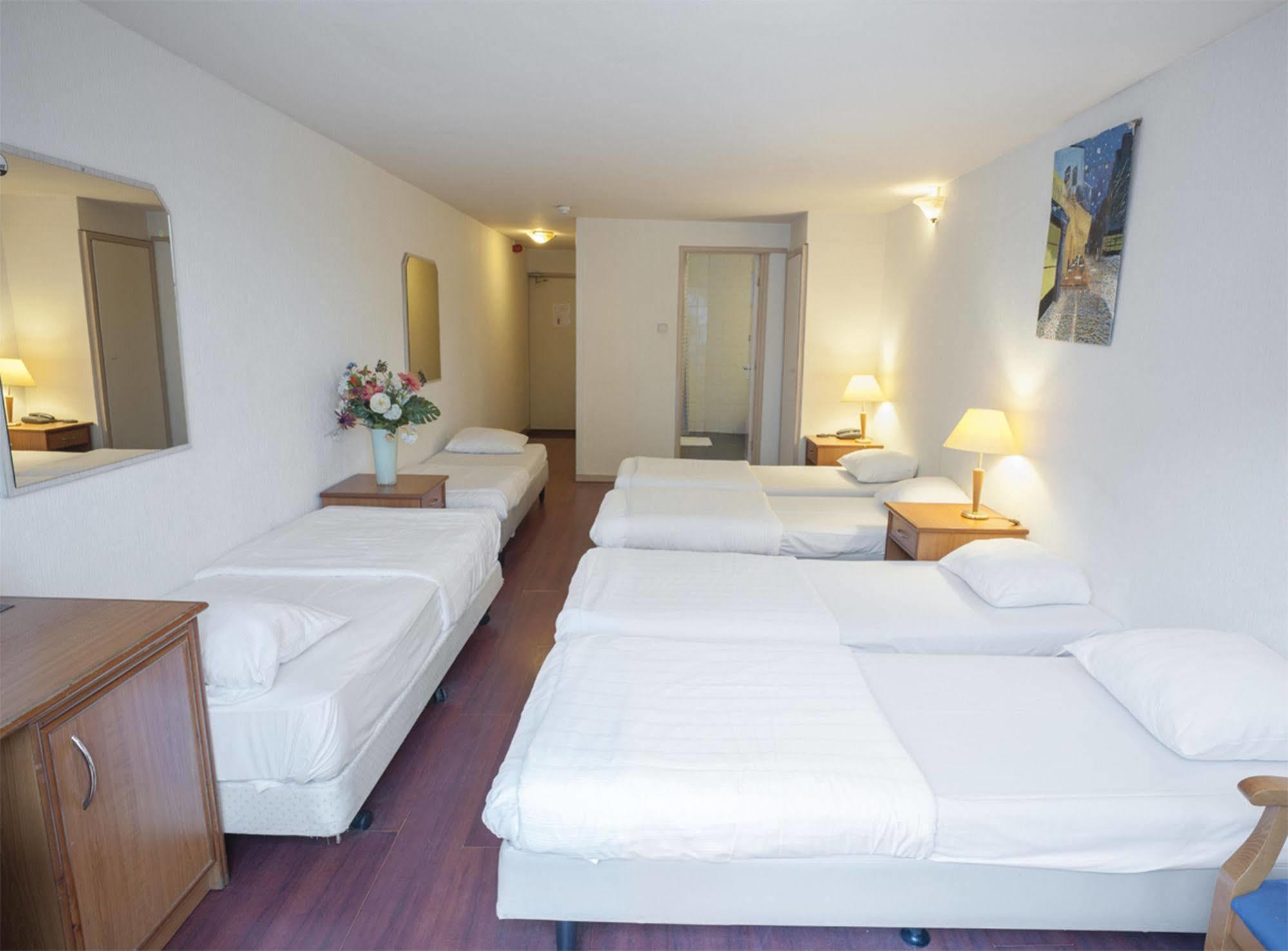 Delta City Center Hotel 3*