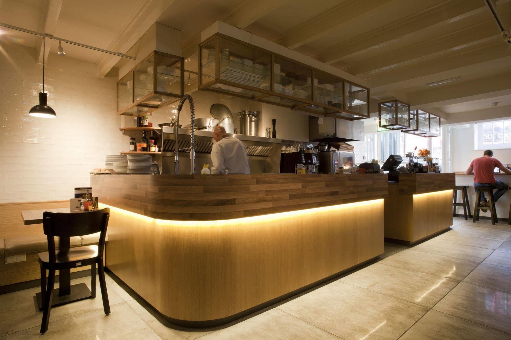 Torenzicht Khách sạn Amsterdam