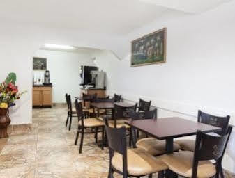 Hotel Super 8 By Wyndham 2*