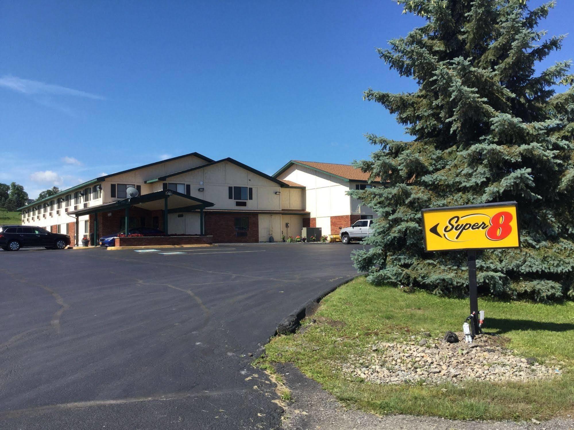 Super 8 By Wyndham Hotel 2*