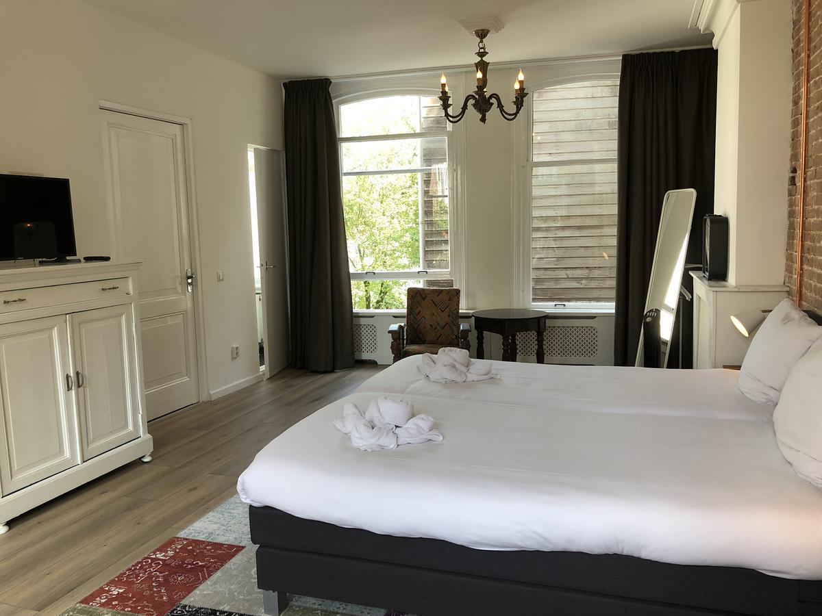 Nine-t-teen Bed And Boutique Couette-café