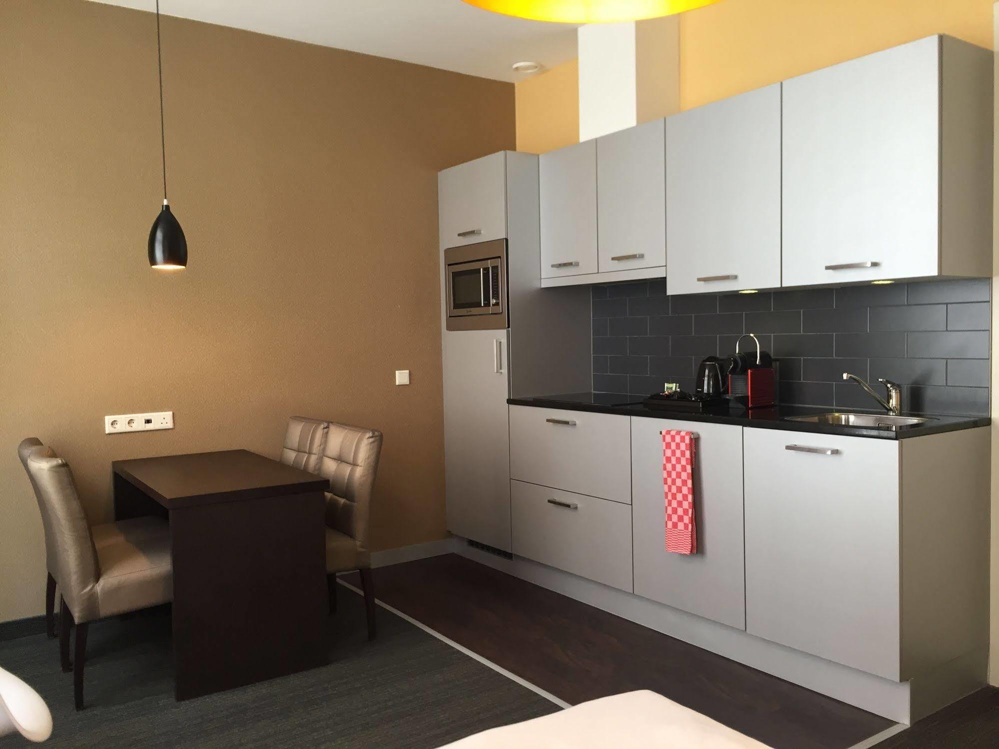 Golden Mansion Khách sạn hẻo lánh 3*