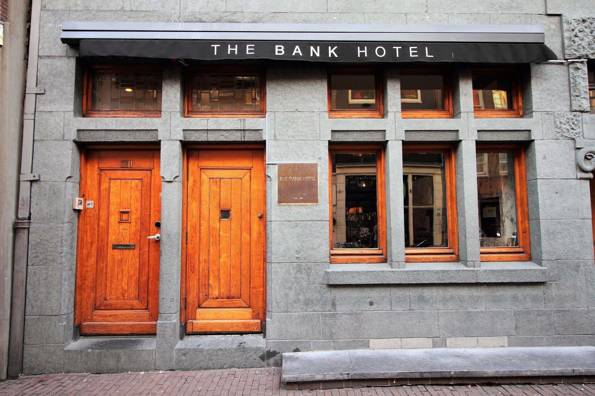 The Bank Khách sạn