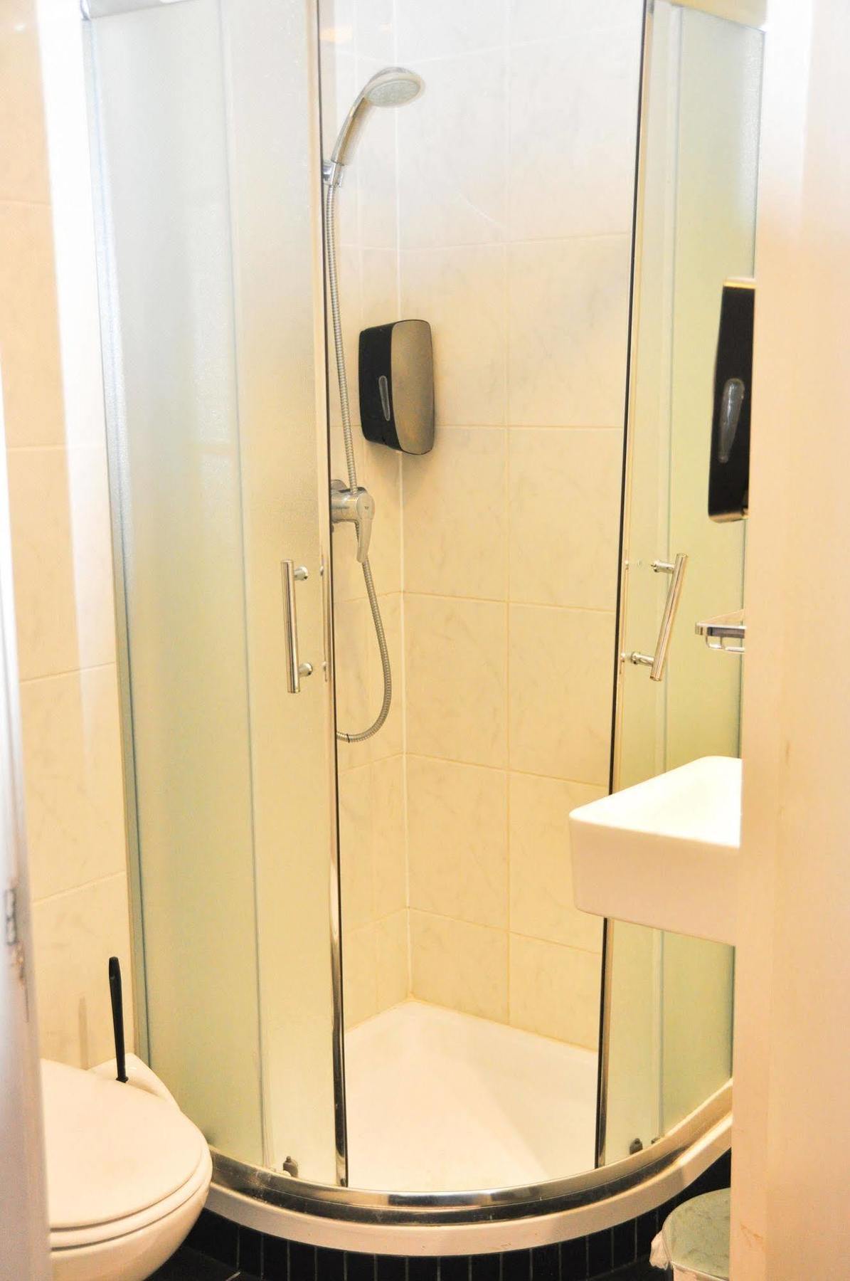 Hotel Travel 2*