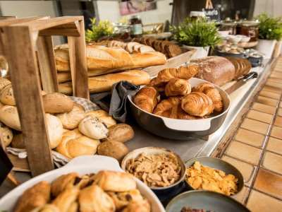 Khách sạn Campanile & Restaurant Zuid-oost 3*