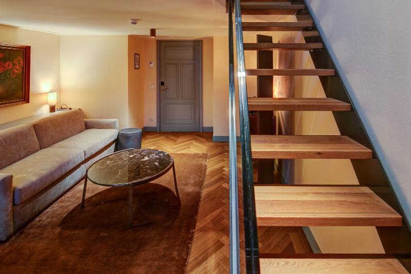Khách sạn Mercier 4*