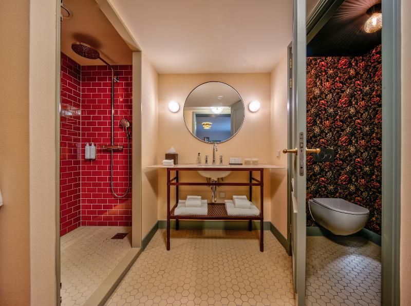 Khách sạn Mercier 4*