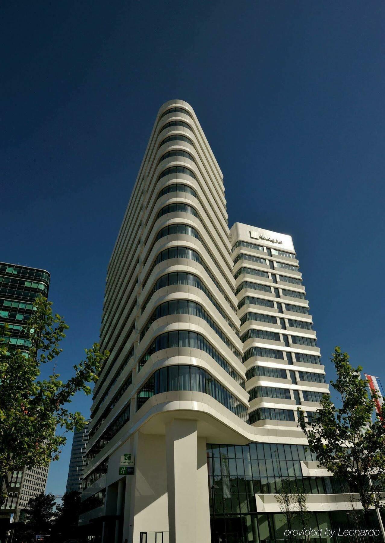 Khách sạn - Arena Towers By Ihg